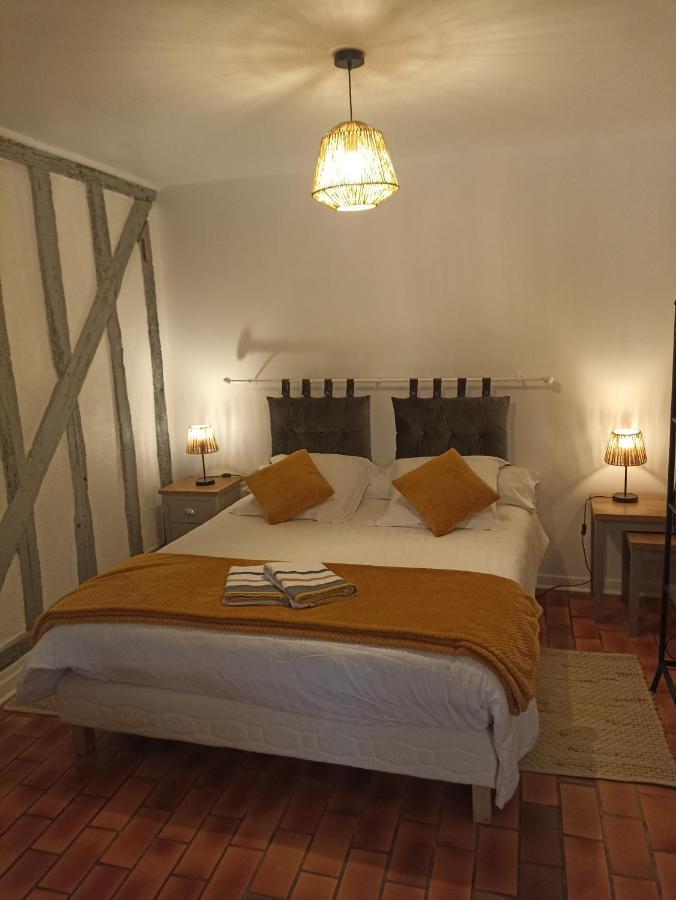 Le Logis Du Clocher Troyes Exterior foto
